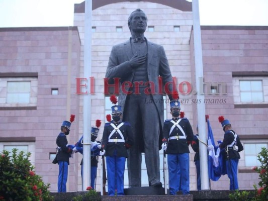 Discursos, color y homenajes a Honduras: así comenzaron fiestas de Independencia