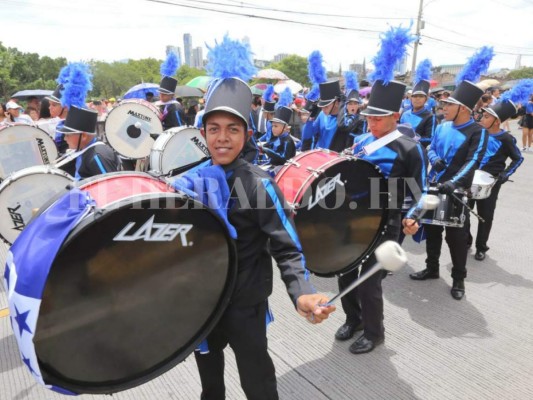 Impecable vestimenta de bandas en los desfiles patrios 2018