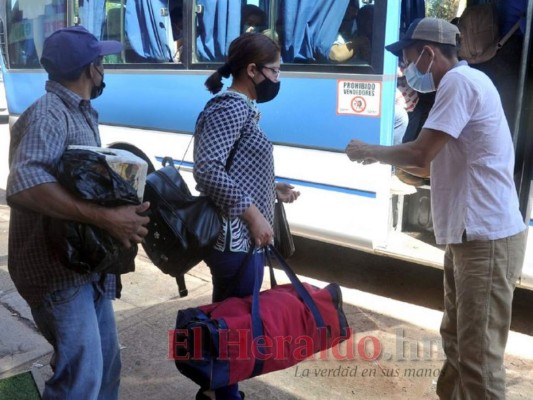 Comienza éxodo de los capitalinos por asueto de Semana Santa (FOTOS)