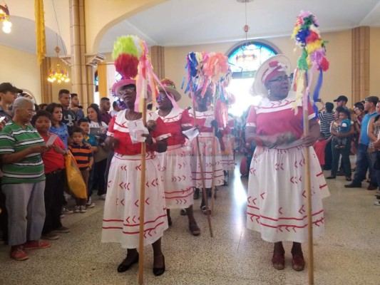 FOTOS: Pastoral Garífuna le rinde tributo a la Virgen de Suyapa en la Basílica Menor