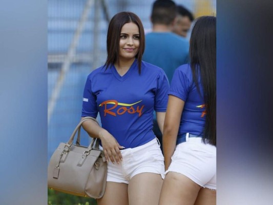 De infarto: Estas son las chicas que adornaron el partido entre Marathón y Motagua