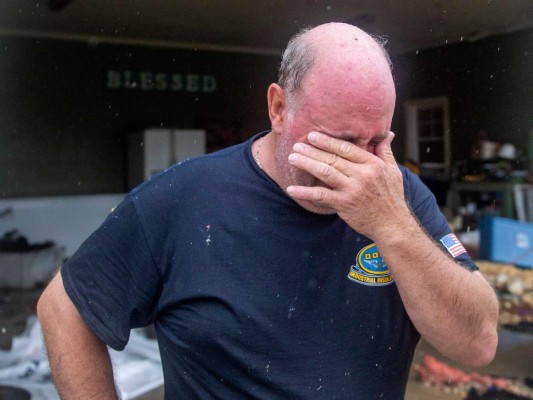 Dolor y devastación por el huracán Laura en el sur de EEUU (FOTOS)