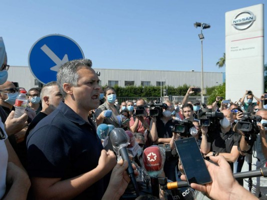 Enfado e impotencia: Trabajadores protestan por cierre de planta Nissan en España (FOTOS)