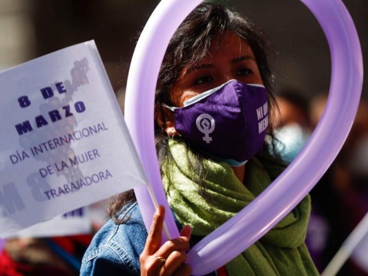 FOTOS: Protestas y clamor en el Día Internacional de la Mujer