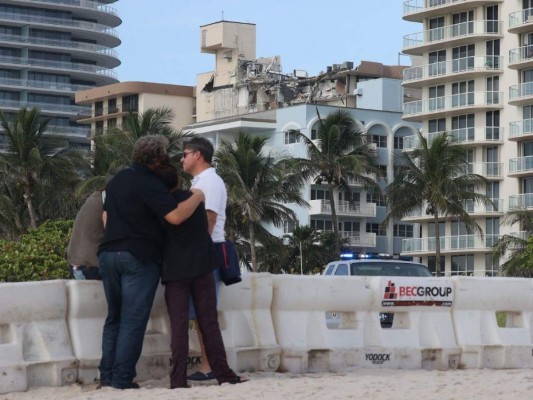 Angustia e incertidumbre: la operación de rescate y búsqueda tras derrumbe de edificio en Miami