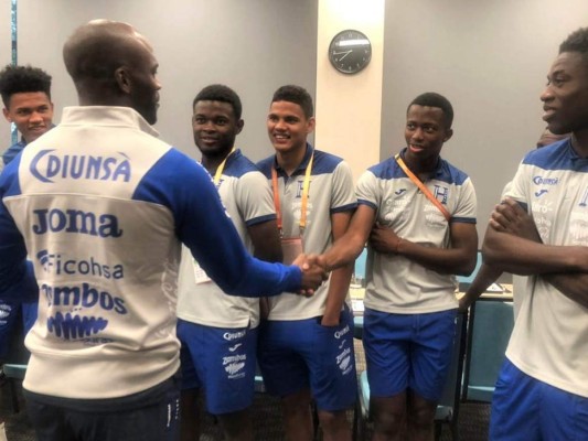 Así fue la visita de David Suazo a la Selección de Honduras en Polonia