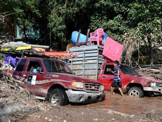 Evacuación de pobladores de El Progreso, Yoro, ante amenaza de Iota (Fotos)