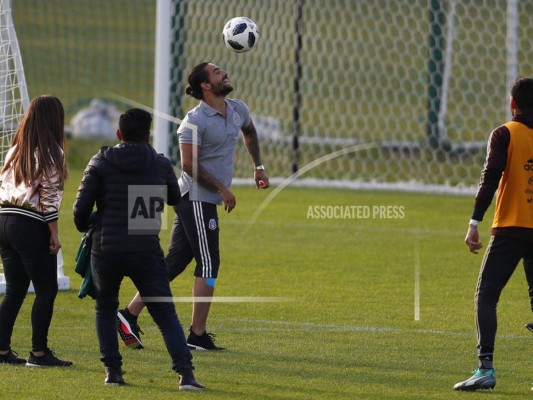 Así fue la visita de Maluma al entrenamiento de la Selección de México