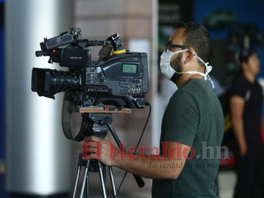 FOTOS: Mascarillas y gel antibacterial, las medidas en Toncontín ante coronavirus