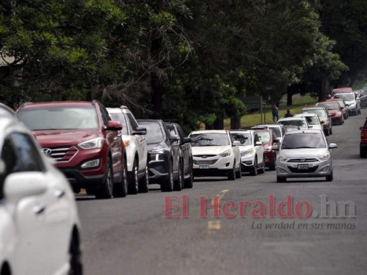 Capitalinos retoman las jornadas de vacunación ante amenaza de ómicron (FOTOS)