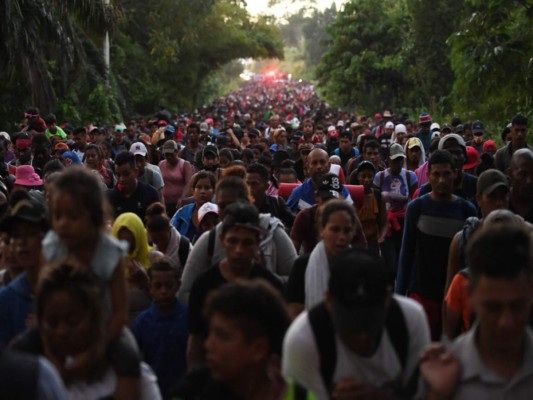 Caravana migrante de hondureños, salvadoreños y haitianos suma más personas en México (Fotos)