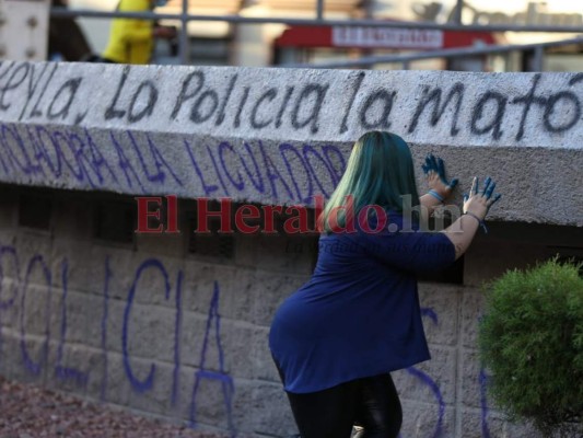 Lesionados, motos quemadas y consignas en protesta para exigir justicia para Keyla Martínez