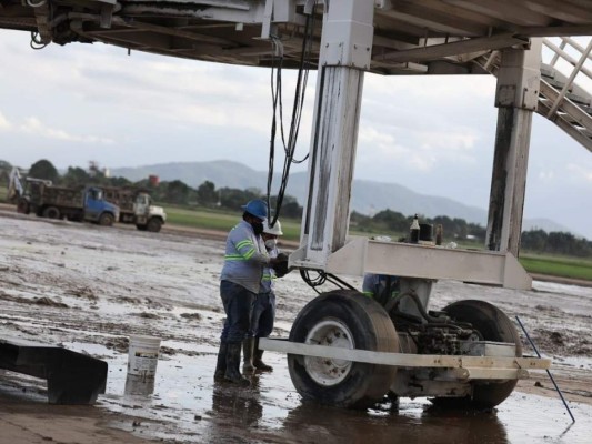 Así avanzan las labores de restauración y limpieza en el aeropuerto Villeda Morales