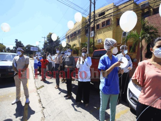 Entre globos, aplausos y caravana despiden al doctor Cándido Mejía (Fotos)