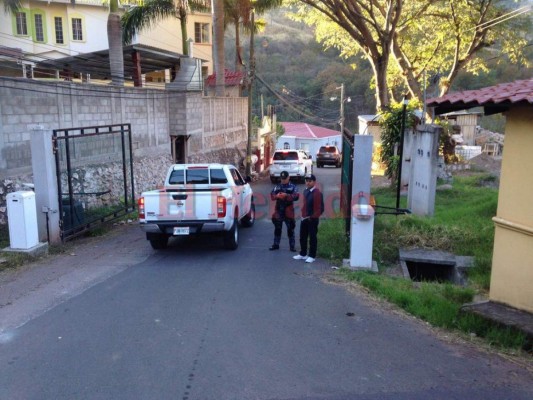 Allanan casa del expresidente Porfirio Lobo Sosa durante captura de Rosa Elena