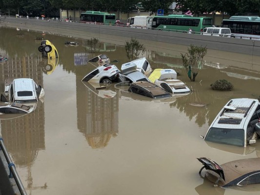 Impactantes imágenes de las inundaciones que dejan 25 muertos en China