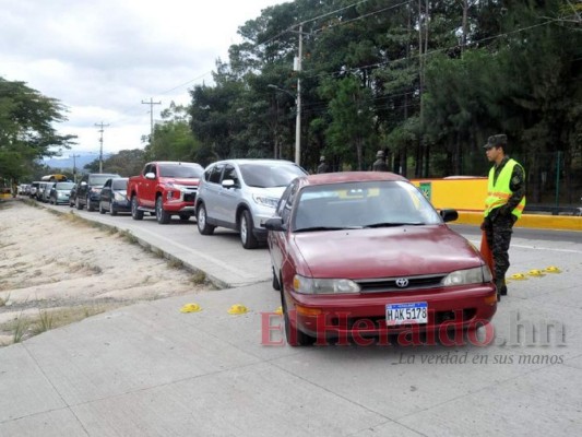 Capitalinos retoman las jornadas de vacunación ante amenaza de ómicron (FOTOS)