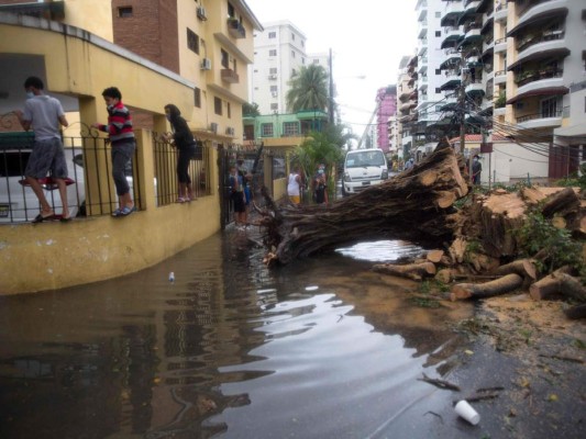 FOTOS: La tormenta Laura rumbo a Cuba tras mortal paso por Haití