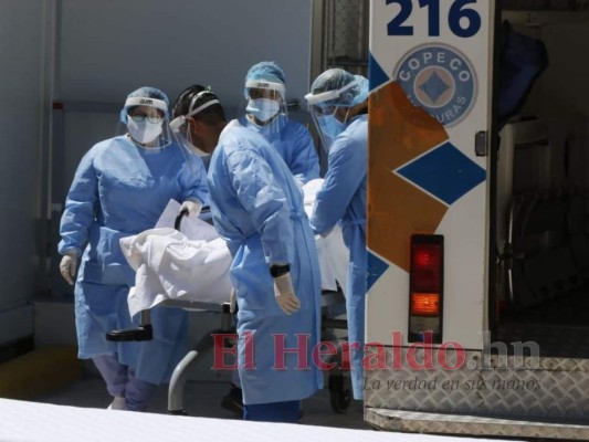 FOTOS: Trasladan primeros pacientes al hospital móvil de Tegucigalpa