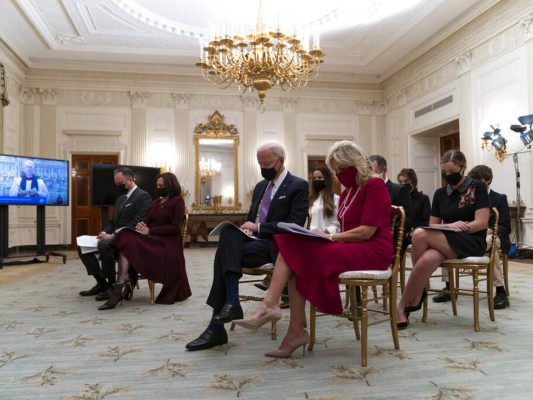 Así fueron las primeras 24 horas de Joe Biden en la Casa Blanca (FOTOS)