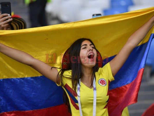 Hermosas colombianas presenciaron el pase a octavos de su equipo ante Senegal