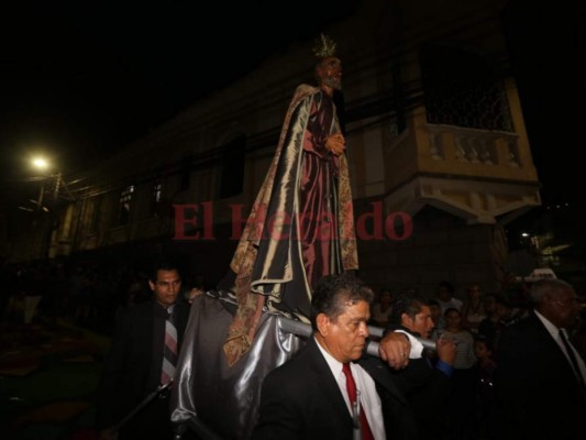 Así vivieron los capitalinos la procesión del Santo Entierro