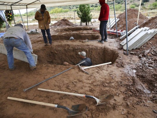 FOTOS: Lo que no se vio del sepelio de familia LeBarón, asesinada por narcos en México