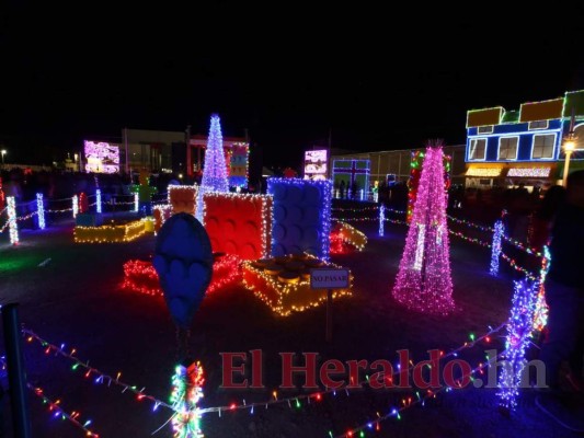 La inauguración de la luminosa Villa Navideña 2019 en 13 fotos