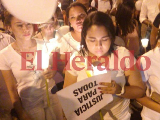 Emotivo homenaje a Silvia Vanessa Izaguirre, la estudiante asesinada en Trujillo