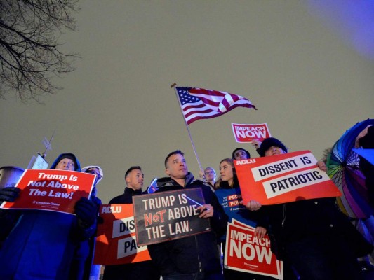 En calles de Boston y Nueva York piden la destitución de Donald Trump