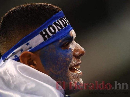 Catrachos llegaron a apoyar a la Selección de Honduras en amistoso ante Ecuador