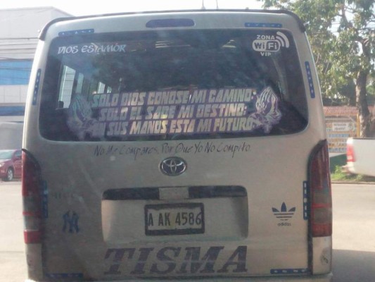 FOTOS: Los mensajes y frases más divertidos que conductores colocan en sus autos