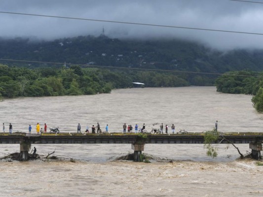 El paso del huracán Eta en Honduras: Una muerte, daños e inundaciones