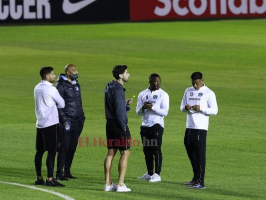 Motagua y Comunicaciones ya están en la cancha del estadio Doroteo Flores