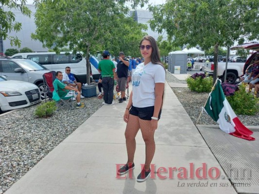 Belleza de hondureñas engalana el ambiente en el Honduras vs. México de la Copa Oro (FOTOS)