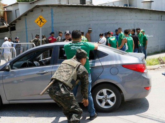 Aficionados de Marathón comienzan a llenar su estadio en San Pedro Sula