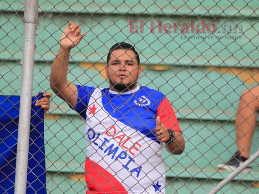 Rostros de pasión en la final: Aficionados de Motagua y Olimpia pintan el Estadio Nacional