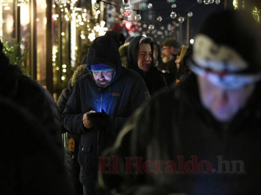 FOTOS: Comienza venta de marihuana recreativa en Illinois y la gente enloquece