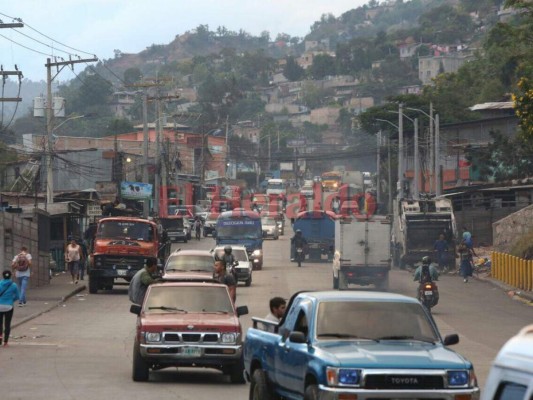 Resguardo militar y presencia policial en las calles capitalinas para desalojar protestas