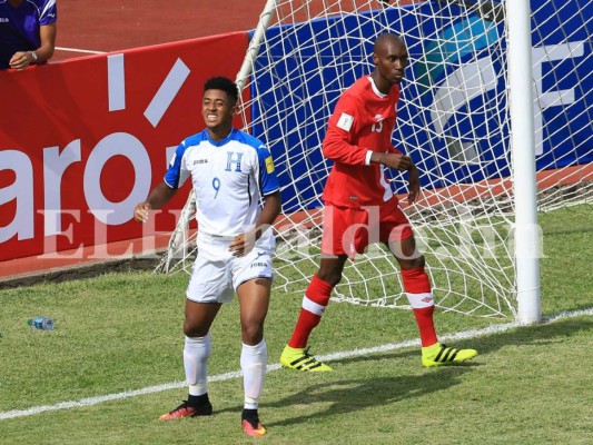 La mejores fotos de Honduras contra Canadá por el pase a la hexagonal