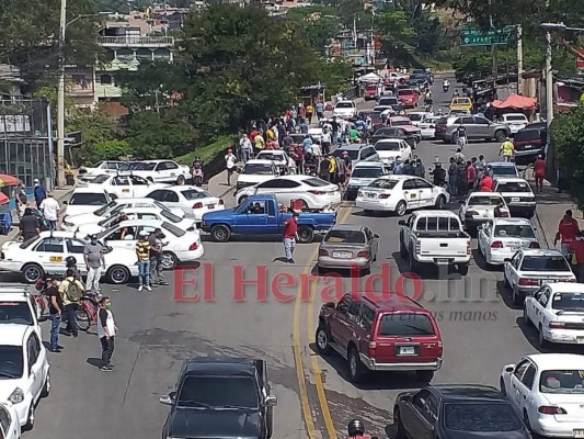 FOTOS: Protestas de conductores de buses y taxis colapsan la capital; exigen operar