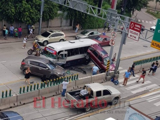 FOTOS: Aparatoso accidente en bulevar Centroamérica por irrespetarse paso de cebra