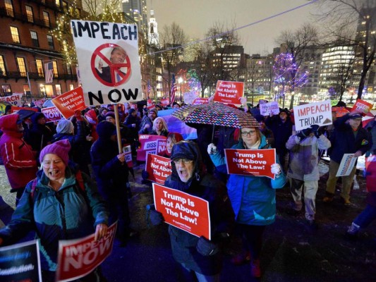 En calles de Boston y Nueva York piden la destitución de Donald Trump