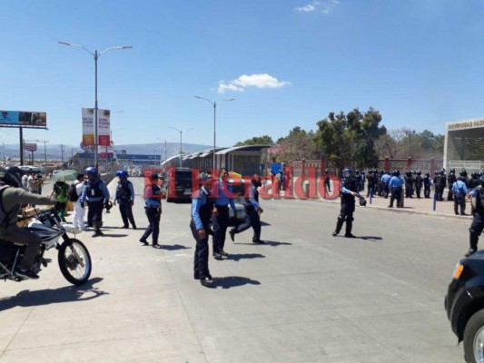 Así fue la protesta protagonizada por encapuchados en Ciudad Universitaria