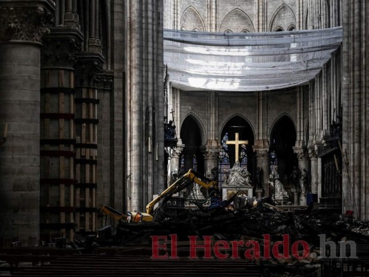 Así luce la catedral de Notre Dame a un mes del incendio