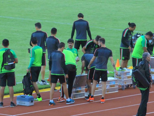 Selección de México entrenó en el estadio Olímpico previo al duelo con la H