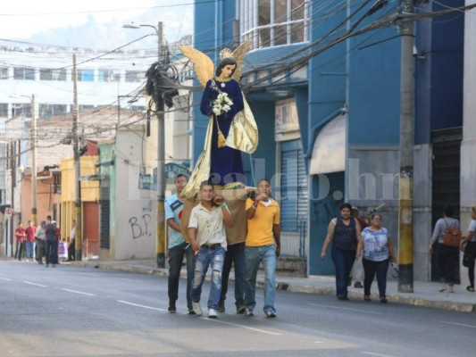 Feligresía católica celebra las 'carreritas de San Juan' este Domingo de Resurección en la capital