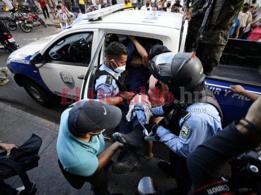 Lesionados, motos quemadas y consignas en protesta para exigir justicia para Keyla Martínez