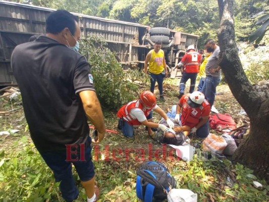 Las imágenes del aparatoso accidente que dejó varios heridos en la carretera al sur