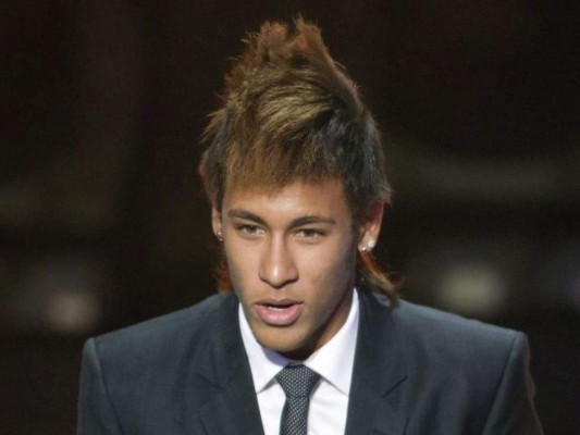 Los descabellados, sorprendentes y locos looks de Neymar